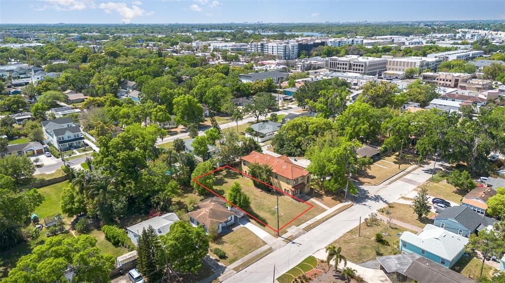 На продажу: $330,000 (0.16 acres)