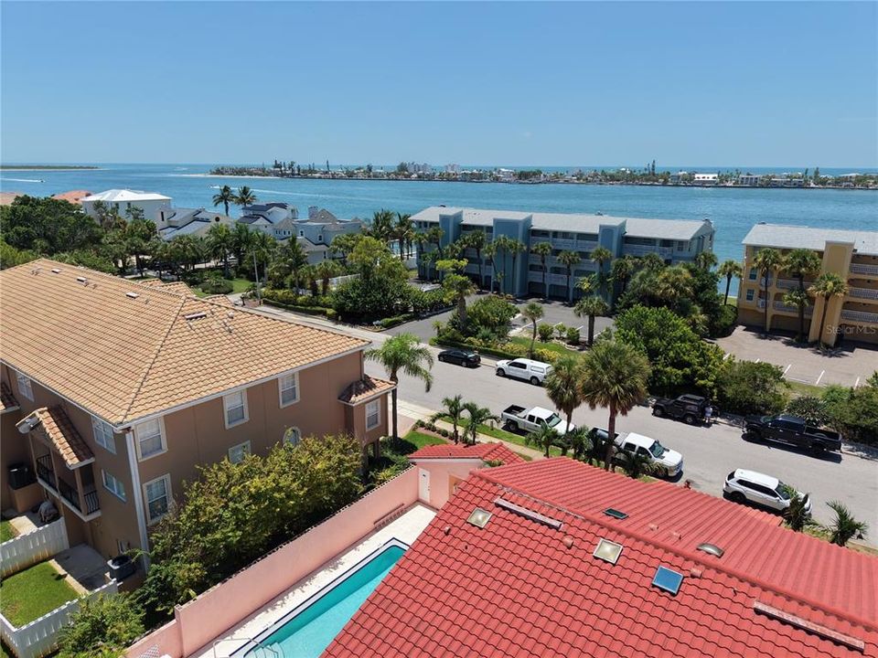 For Rent: $3,300 (2 beds, 2 baths, 1095 Square Feet)