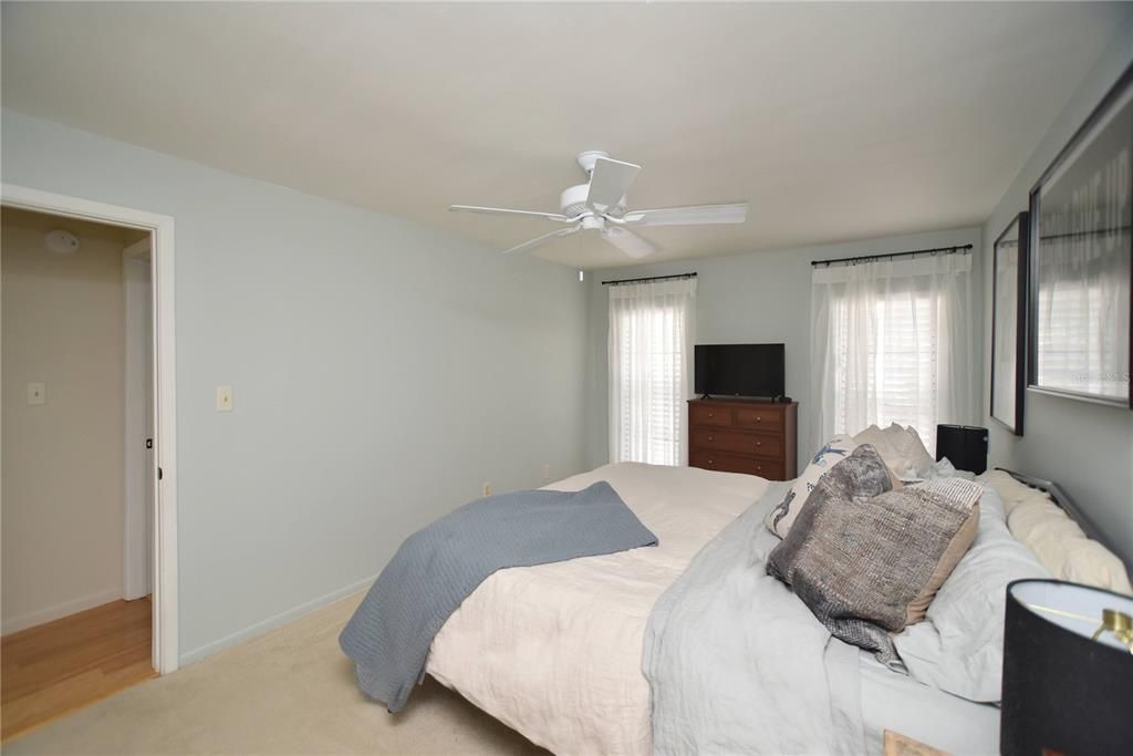 For Rent: $3,300 (2 beds, 2 baths, 1095 Square Feet)