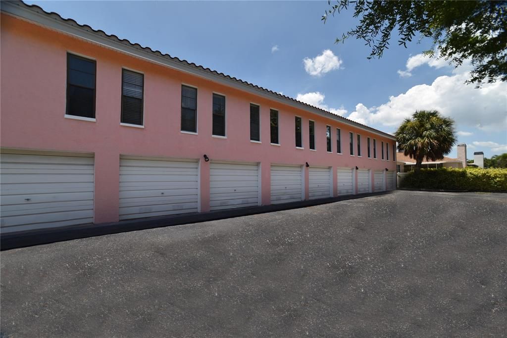 For Rent: $3,300 (2 beds, 2 baths, 1095 Square Feet)