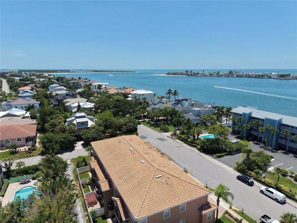 For Rent: $3,300 (2 beds, 2 baths, 1095 Square Feet)