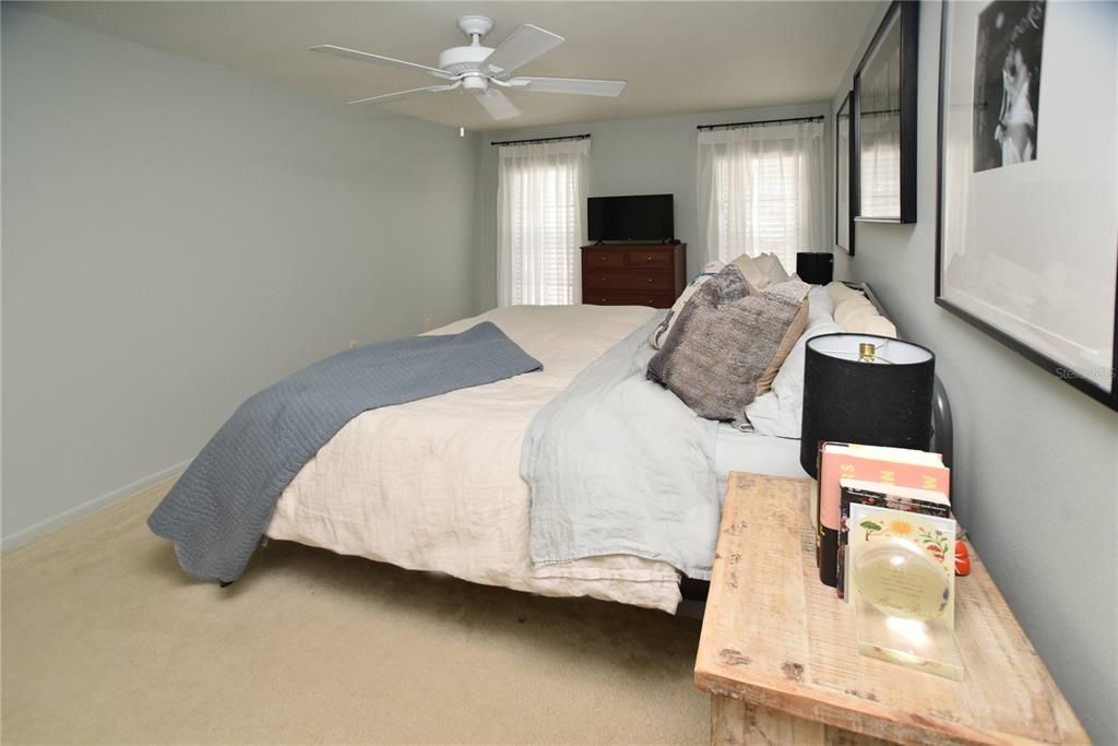 For Rent: $3,300 (2 beds, 2 baths, 1095 Square Feet)