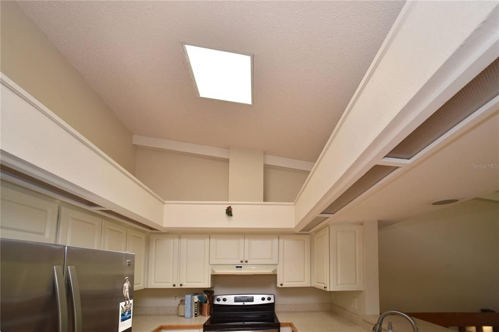 For Rent: $3,300 (2 beds, 2 baths, 1095 Square Feet)