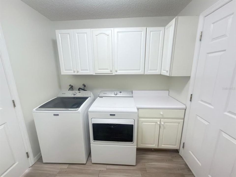 В аренду: $2,200 (4 спален, 2 ванн, 1637 Квадратных фут)