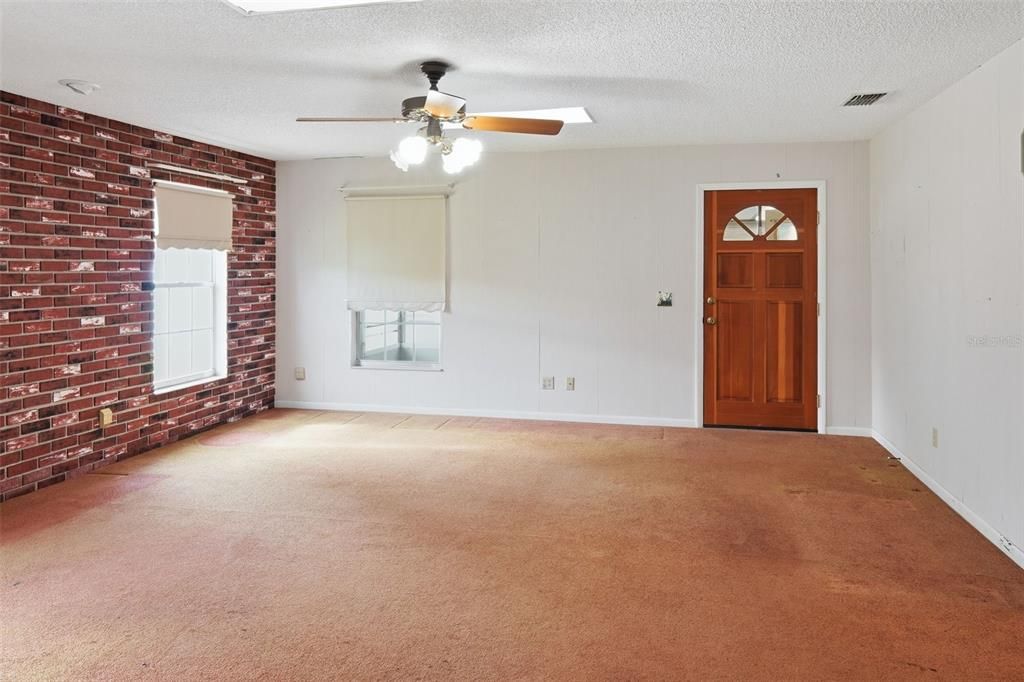 En Venta: $309,999 (3 camas, 2 baños, 1773 Pies cuadrados)