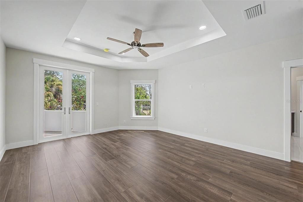 En Venta: $1,299,000 (4 camas, 3 baños, 3117 Pies cuadrados)