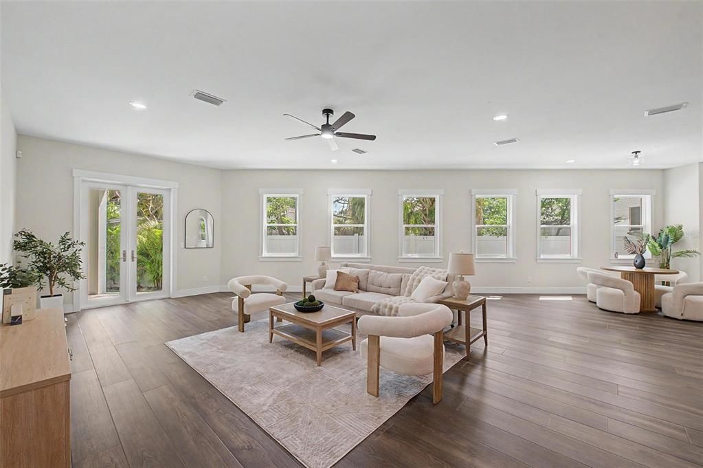 En Venta: $1,299,000 (4 camas, 3 baños, 3117 Pies cuadrados)