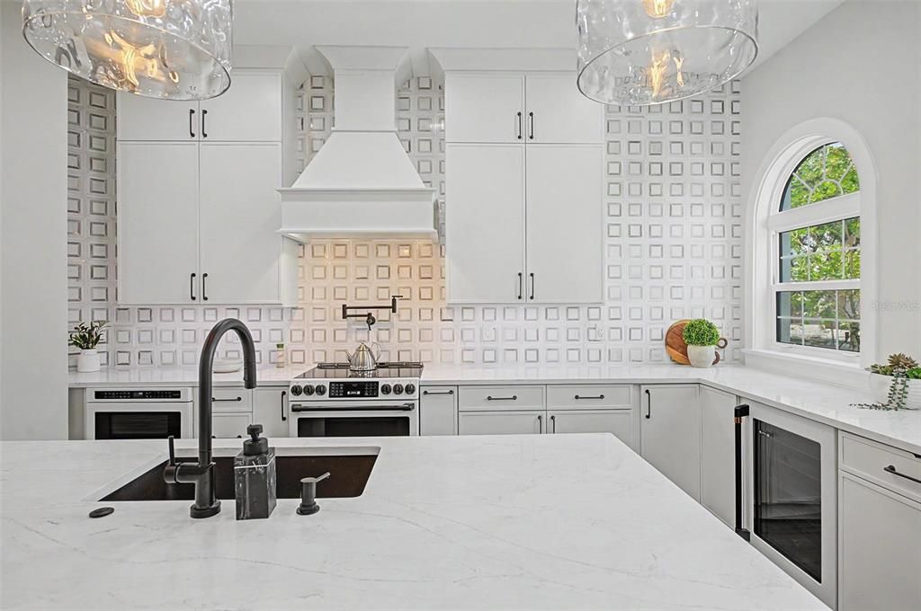 En Venta: $1,299,000 (4 camas, 3 baños, 3117 Pies cuadrados)