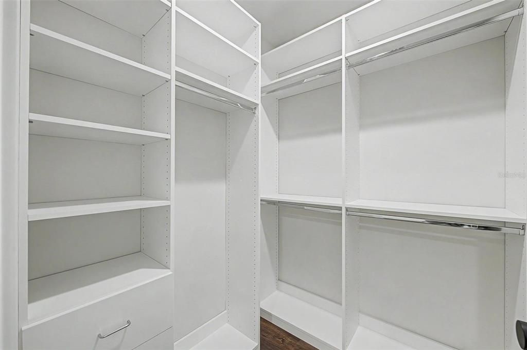 En Venta: $1,299,000 (4 camas, 3 baños, 3117 Pies cuadrados)