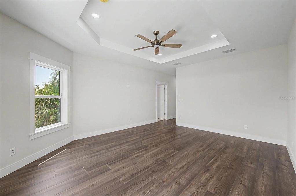 En Venta: $1,299,000 (4 camas, 3 baños, 3117 Pies cuadrados)