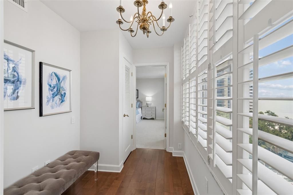En Venta: $925,000 (2 camas, 2 baños, 2612 Pies cuadrados)
