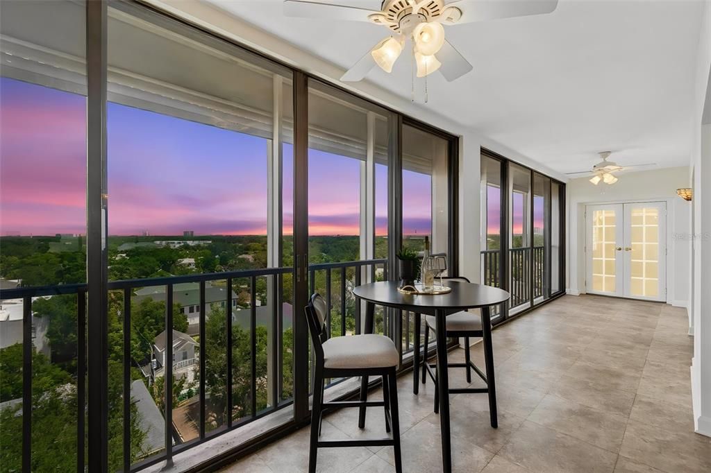 En Venta: $925,000 (2 camas, 2 baños, 2612 Pies cuadrados)