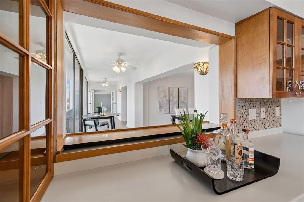 En Venta: $925,000 (2 camas, 2 baños, 2612 Pies cuadrados)