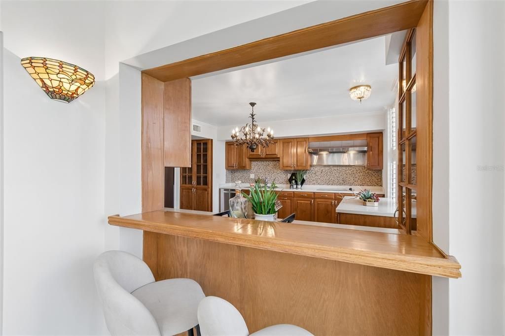En Venta: $925,000 (2 camas, 2 baños, 2612 Pies cuadrados)