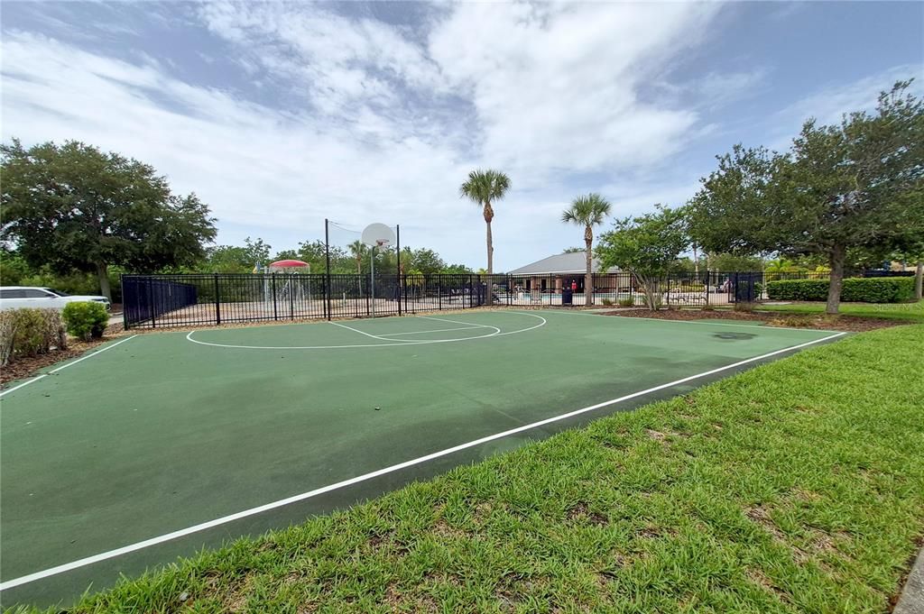 For Sale: $440,000 (4 beds, 2 baths, 2200 Square Feet)