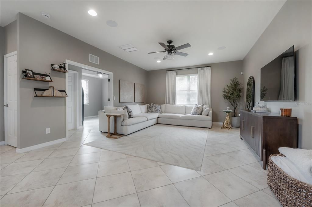 For Sale: $440,000 (4 beds, 2 baths, 2200 Square Feet)