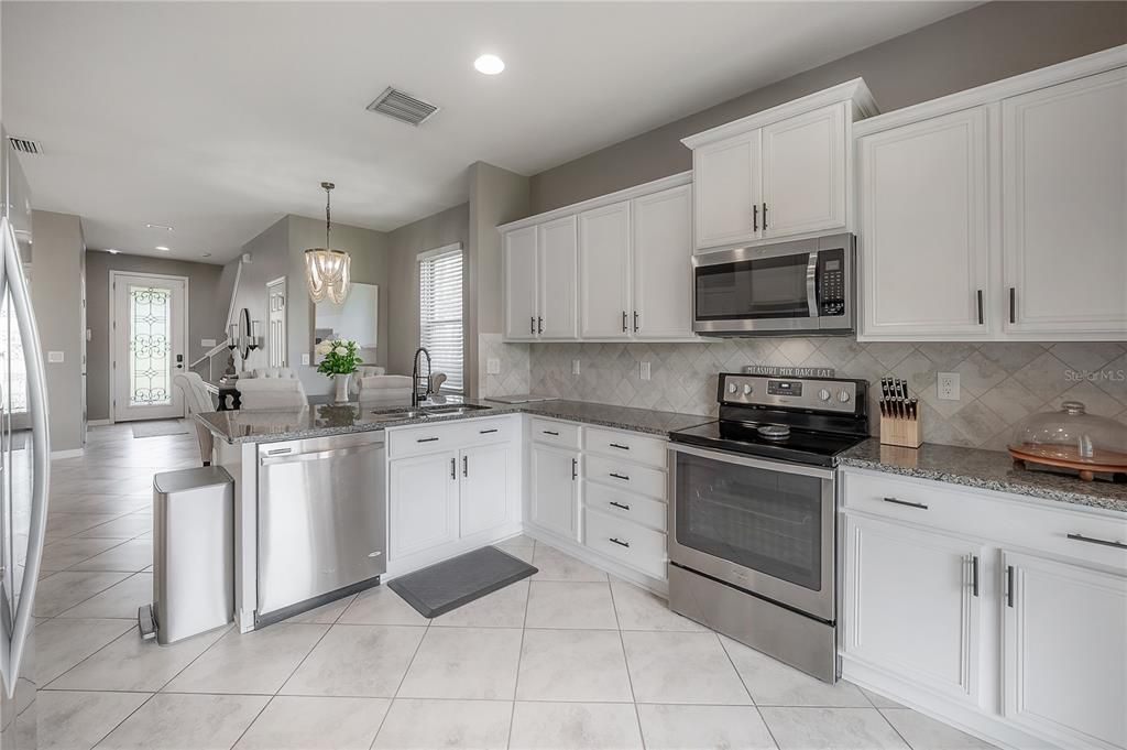 For Sale: $440,000 (4 beds, 2 baths, 2200 Square Feet)