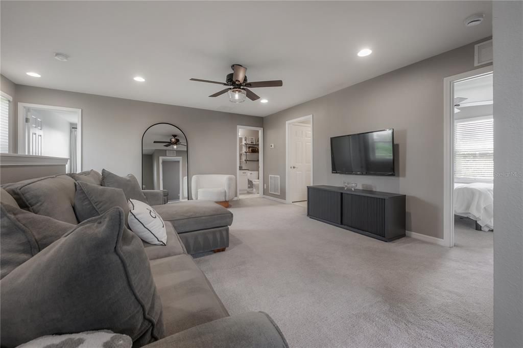 For Sale: $440,000 (4 beds, 2 baths, 2200 Square Feet)