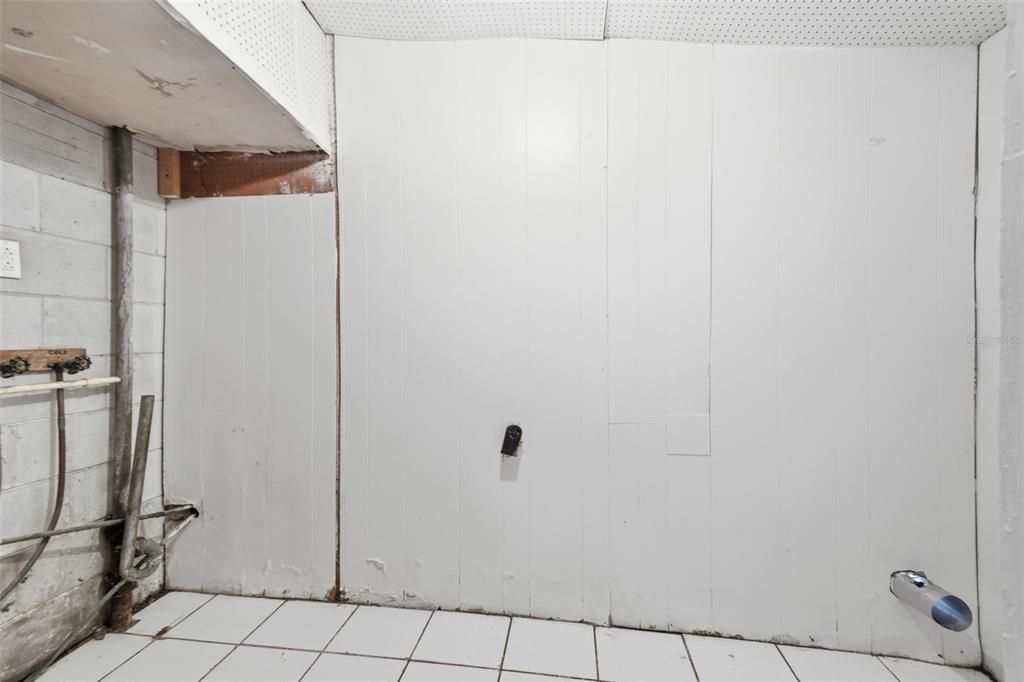 На продажу: $309,999 (5 спален, 2 ванн, 1686 Квадратных фут)
