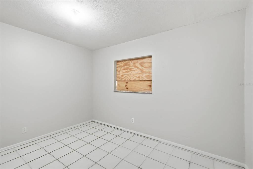 На продажу: $309,999 (5 спален, 2 ванн, 1686 Квадратных фут)