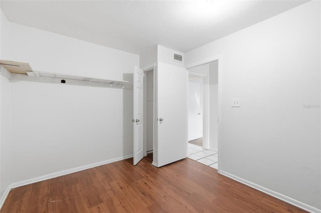 На продажу: $309,999 (5 спален, 2 ванн, 1686 Квадратных фут)