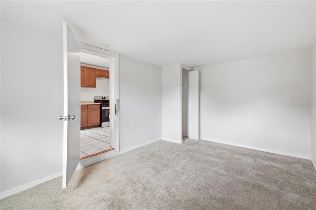На продажу: $309,999 (5 спален, 2 ванн, 1686 Квадратных фут)