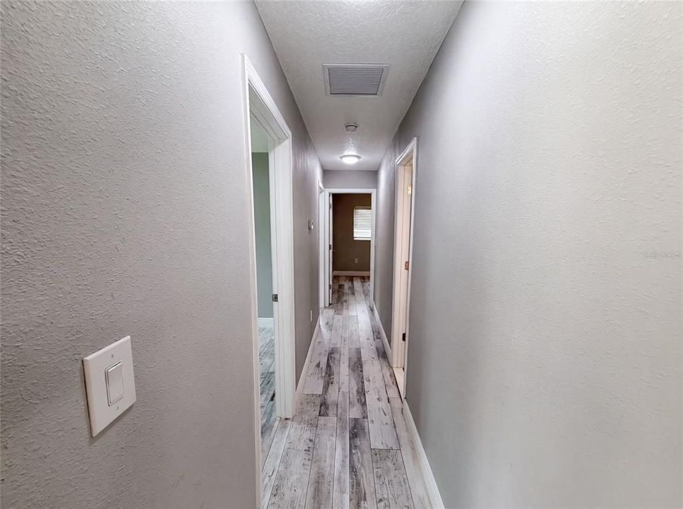 En Venta: $323,000 (4 camas, 2 baños, 1839 Pies cuadrados)