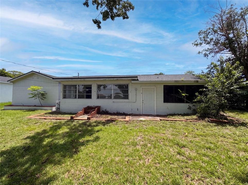 En Venta: $323,000 (4 camas, 2 baños, 1839 Pies cuadrados)