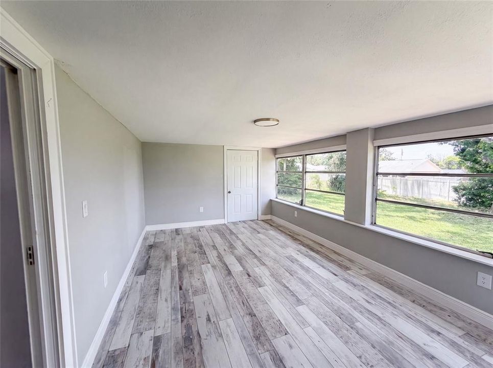 En Venta: $323,000 (4 camas, 2 baños, 1839 Pies cuadrados)