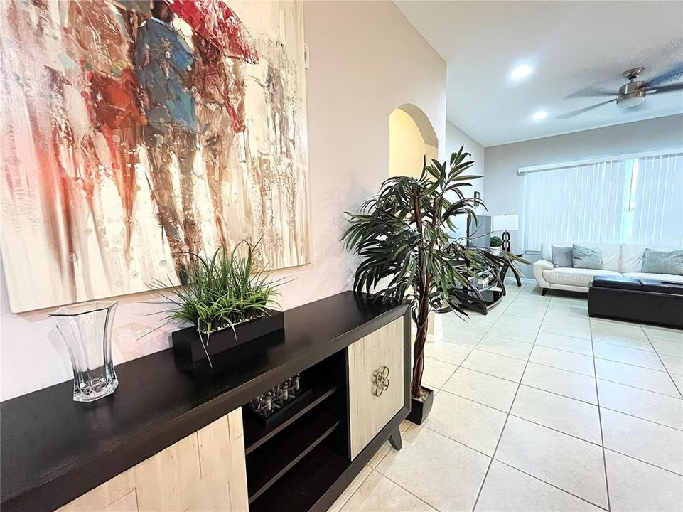 For Rent: $1,950 (3 beds, 2 baths, 1430 Square Feet)