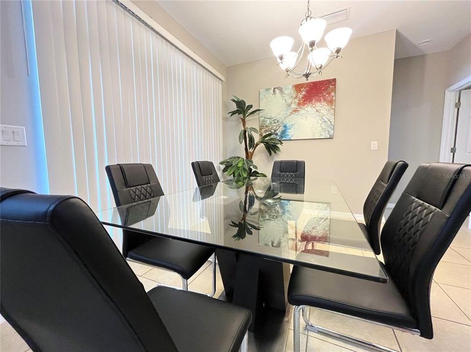For Rent: $1,950 (3 beds, 2 baths, 1430 Square Feet)