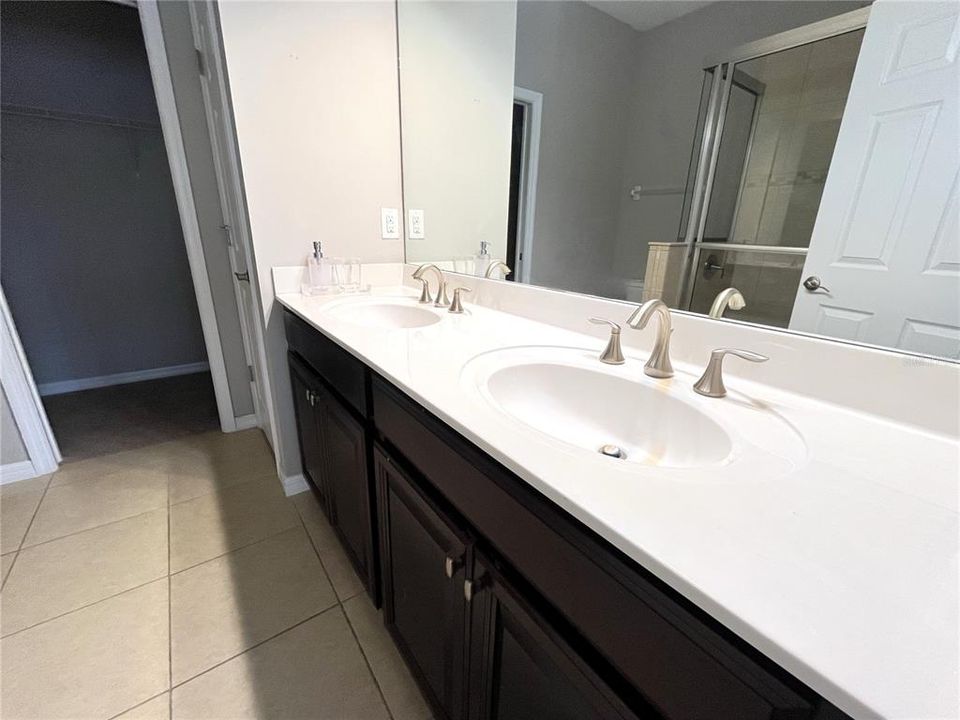 For Rent: $1,950 (3 beds, 2 baths, 1430 Square Feet)