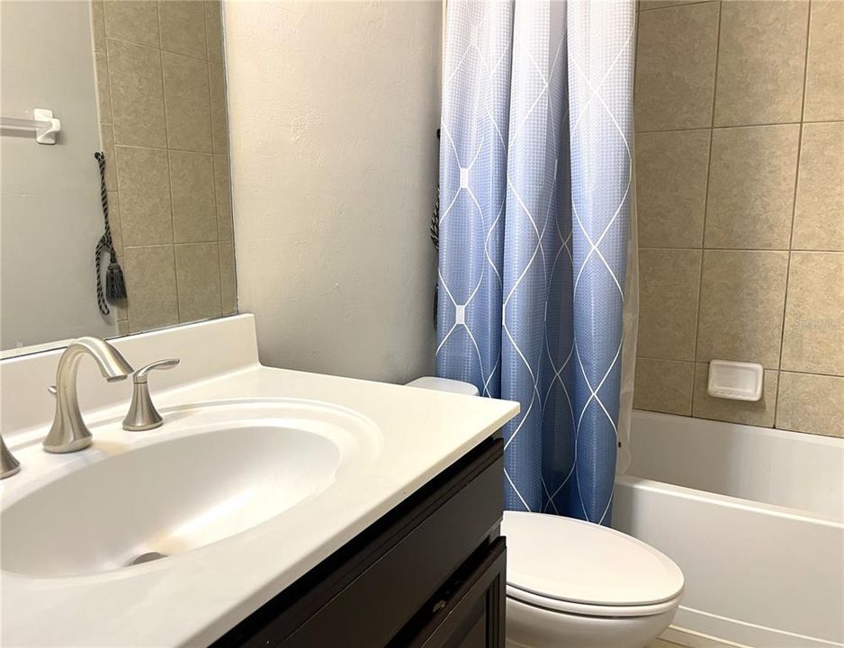 For Rent: $1,950 (3 beds, 2 baths, 1430 Square Feet)