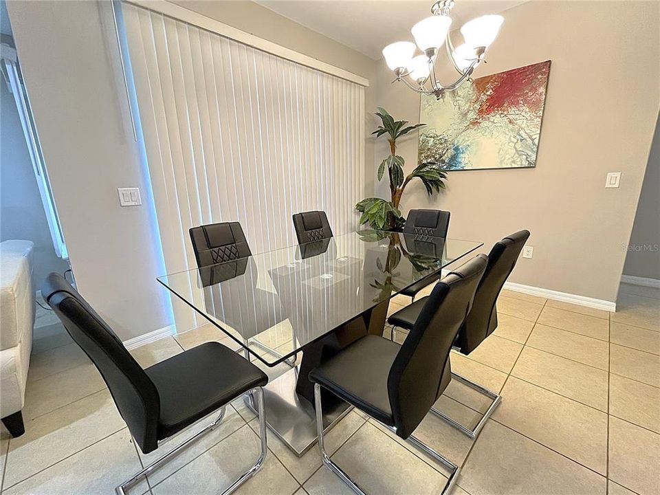 For Rent: $1,950 (3 beds, 2 baths, 1430 Square Feet)