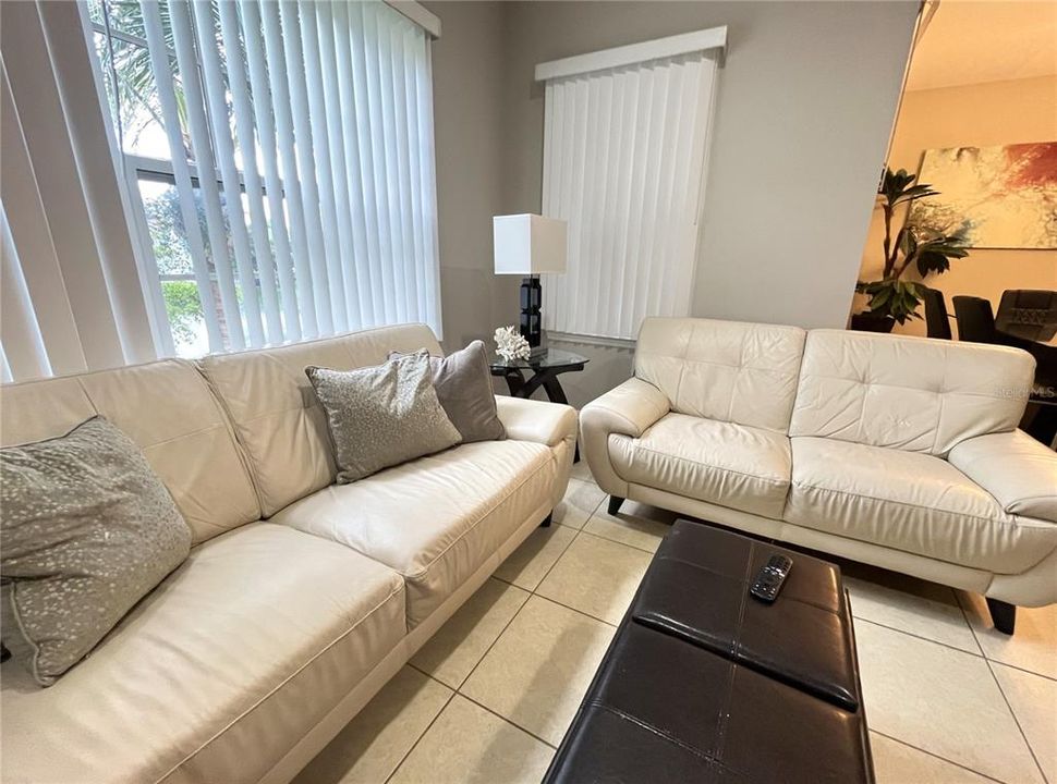 For Rent: $1,950 (3 beds, 2 baths, 1430 Square Feet)