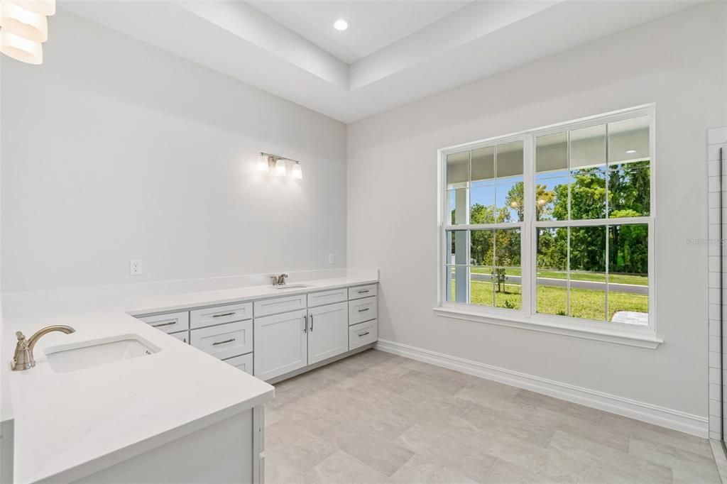 En Venta: $599,000 (3 camas, 3 baños, 2606 Pies cuadrados)