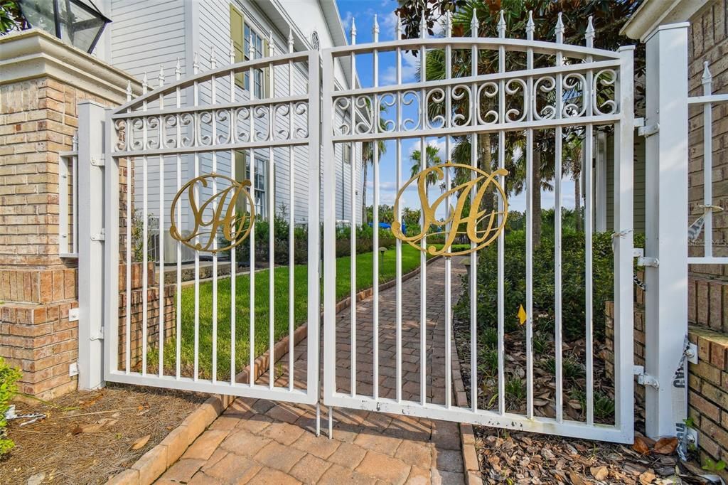 En Venta: $599,000 (3 camas, 3 baños, 2606 Pies cuadrados)