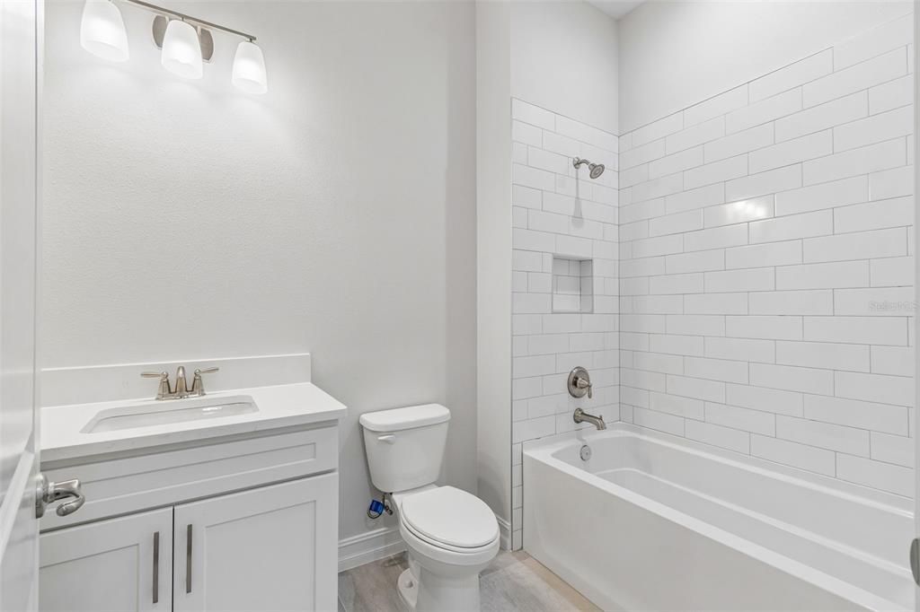 En Venta: $599,000 (3 camas, 3 baños, 2606 Pies cuadrados)