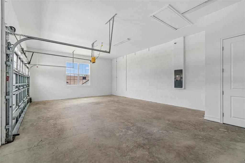 En Venta: $599,000 (3 camas, 3 baños, 2606 Pies cuadrados)