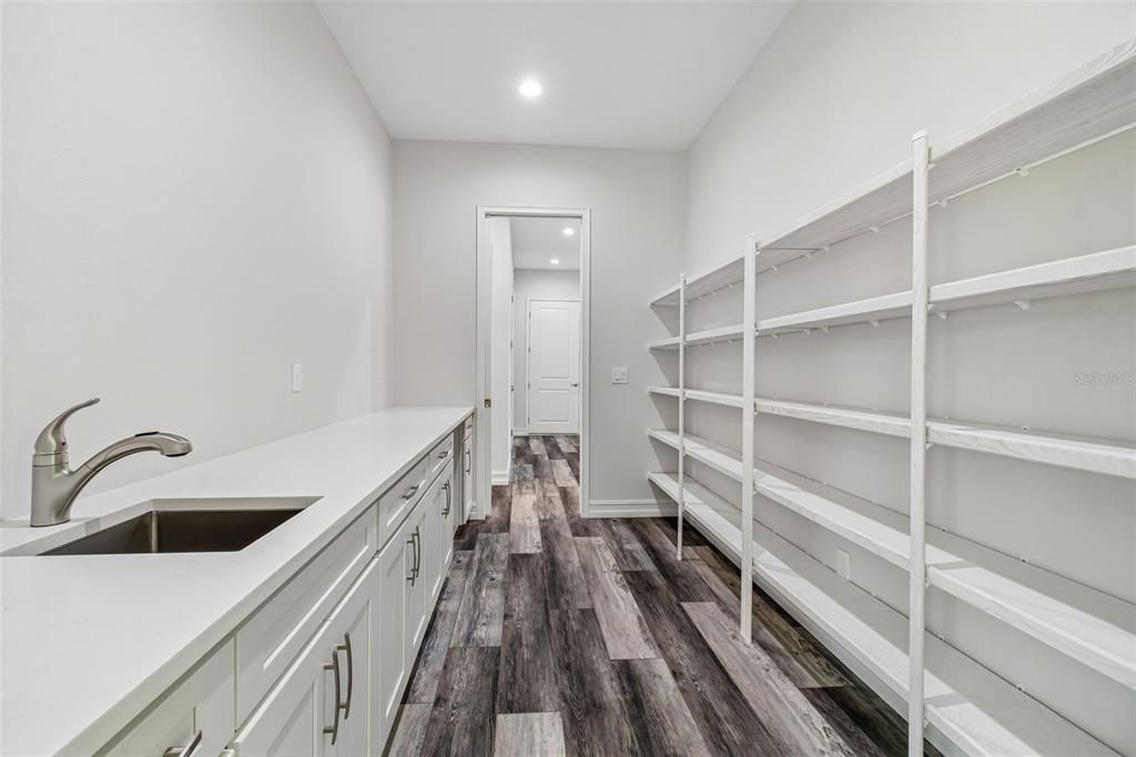 En Venta: $599,000 (3 camas, 3 baños, 2606 Pies cuadrados)