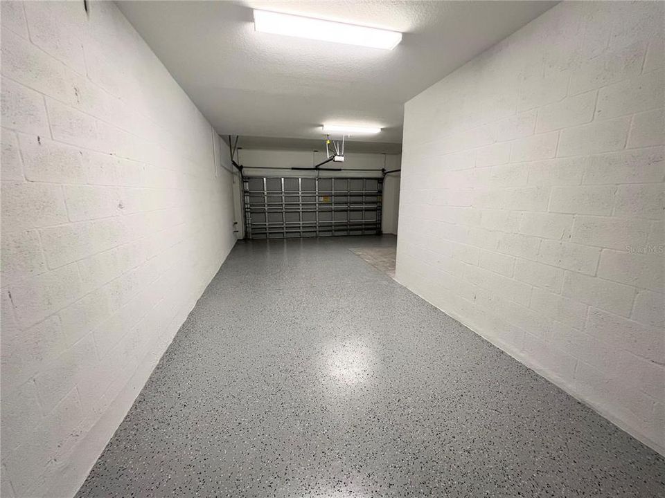 Activo con contrato: $2,595 (3 camas, 2 baños, 1741 Pies cuadrados)