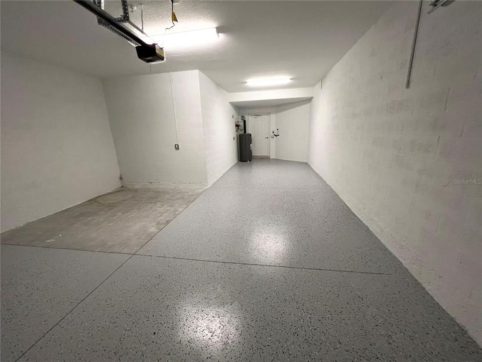 Activo con contrato: $2,595 (3 camas, 2 baños, 1741 Pies cuadrados)