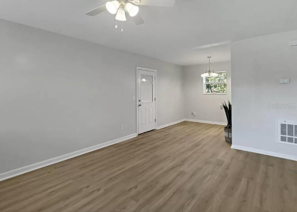 En Venta: $275,000 (3 camas, 1 baños, 864 Pies cuadrados)