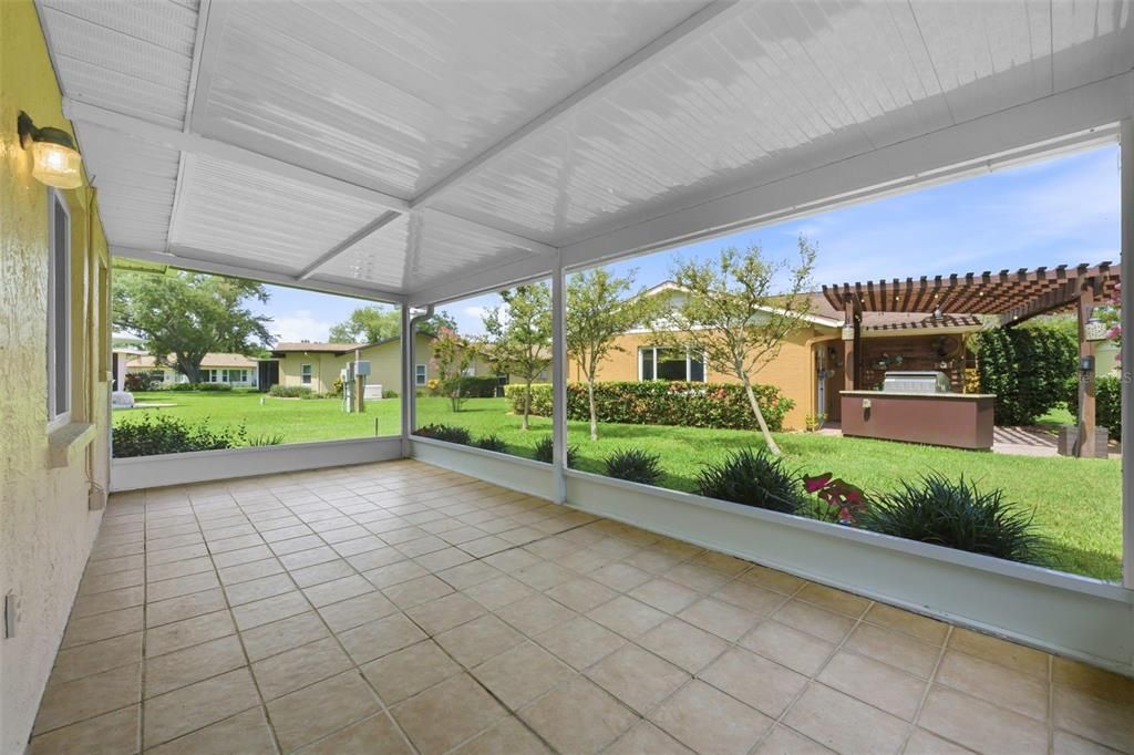 En Venta: $317,500 (2 camas, 2 baños, 986 Pies cuadrados)