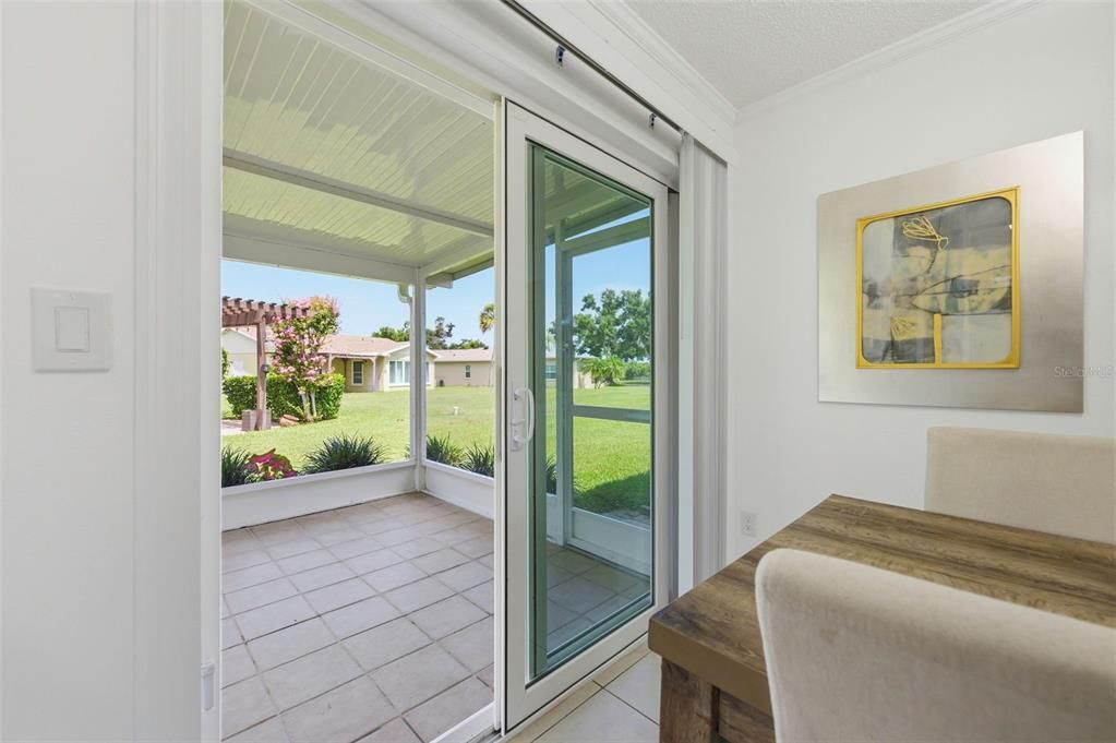 En Venta: $317,500 (2 camas, 2 baños, 986 Pies cuadrados)