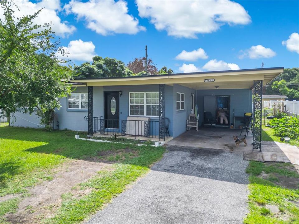 For Sale: $275,000 (3 beds, 1 baths, 988 Square Feet)