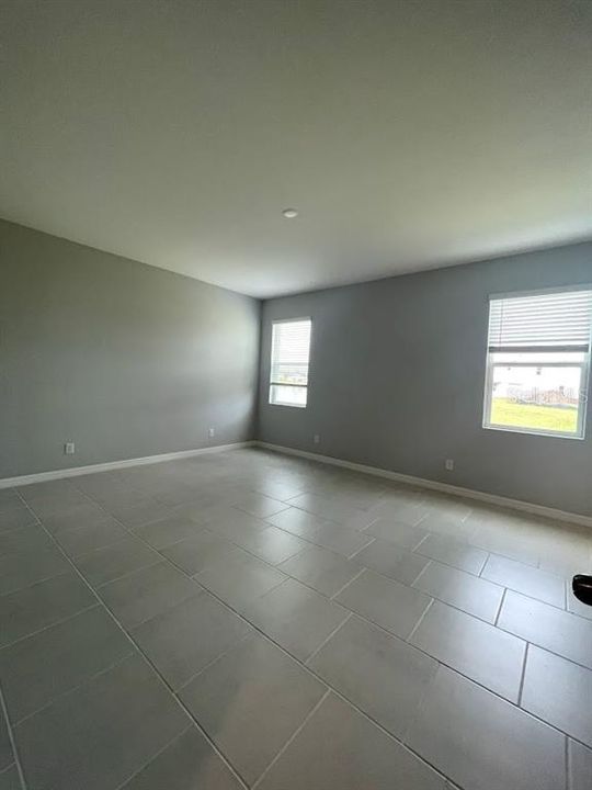 For Rent: $2,400 (4 beds, 3 baths, 2126 Square Feet)