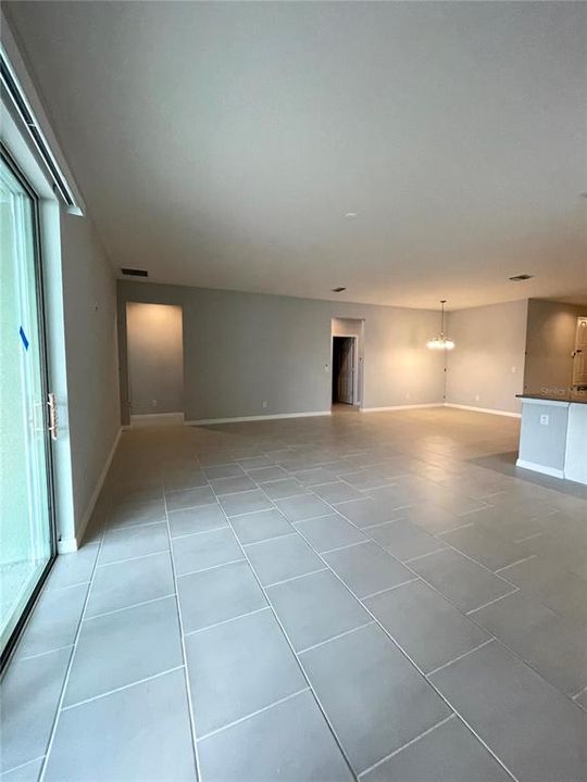For Rent: $2,400 (4 beds, 3 baths, 2126 Square Feet)
