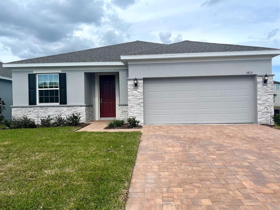 For Rent: $2,400 (4 beds, 3 baths, 2126 Square Feet)