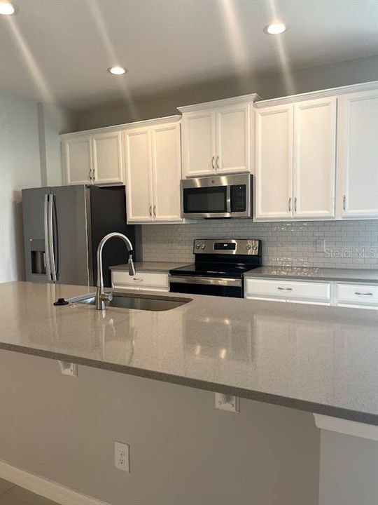 For Rent: $2,400 (4 beds, 3 baths, 2126 Square Feet)